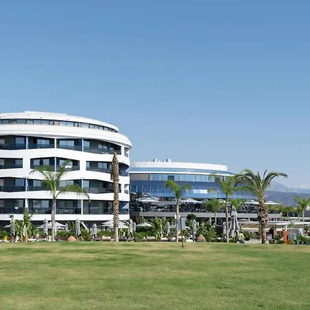 Liu Hotel Side