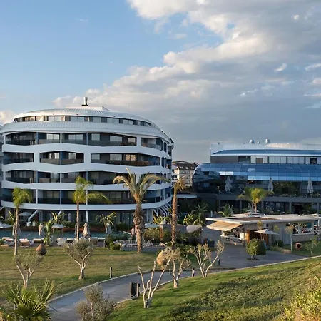 Liu Hotel Side